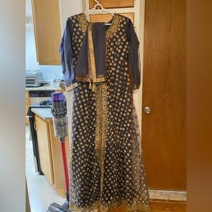 Long sleeve women’s shalwar kameez